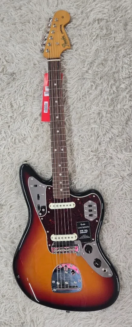 Электрогитара Fender Vintera III Mid '60s Jaguar палисандровая накладка, трехцветный санберст