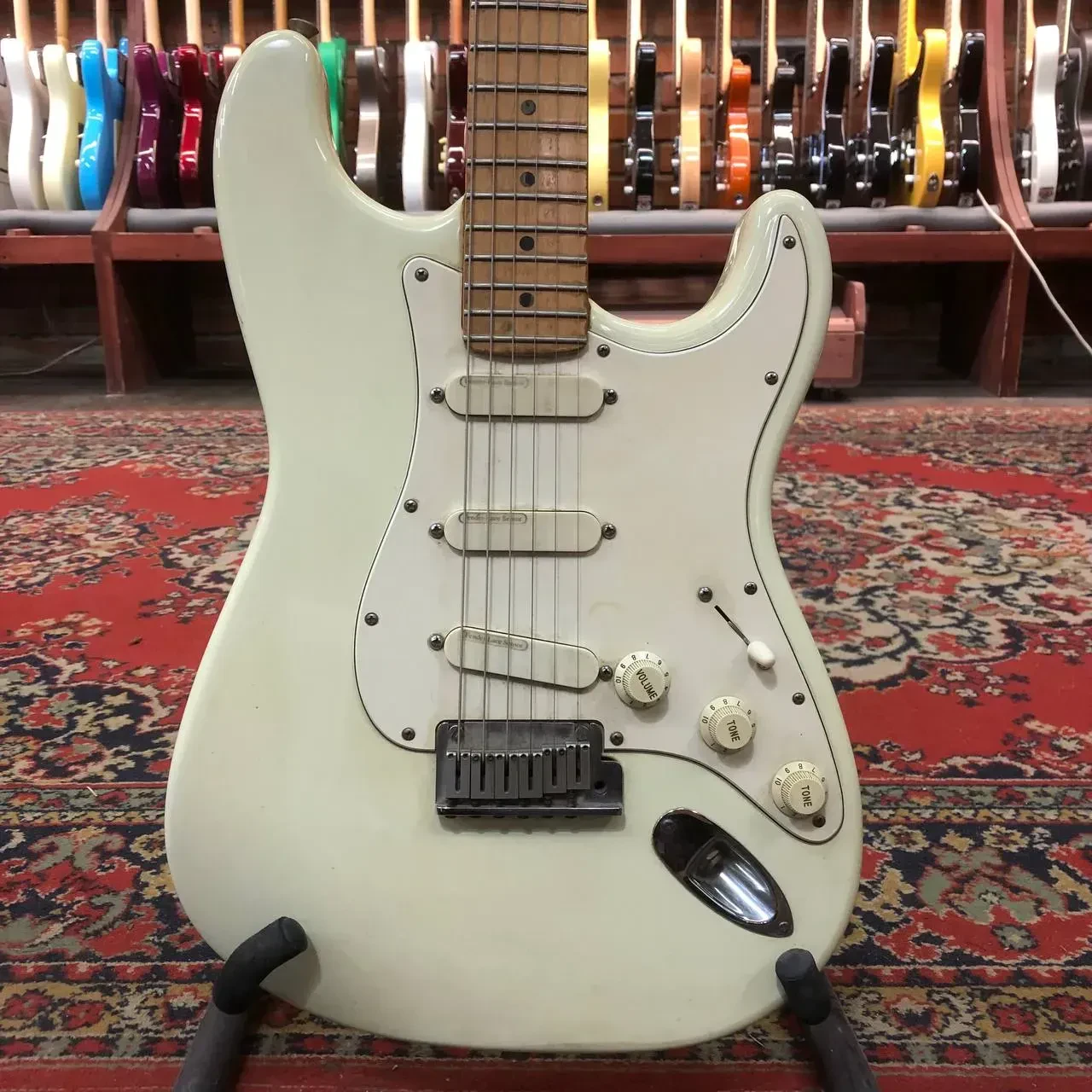 Электрогитара Fender Stratocaster Plus SSS USA 1993 W/Case