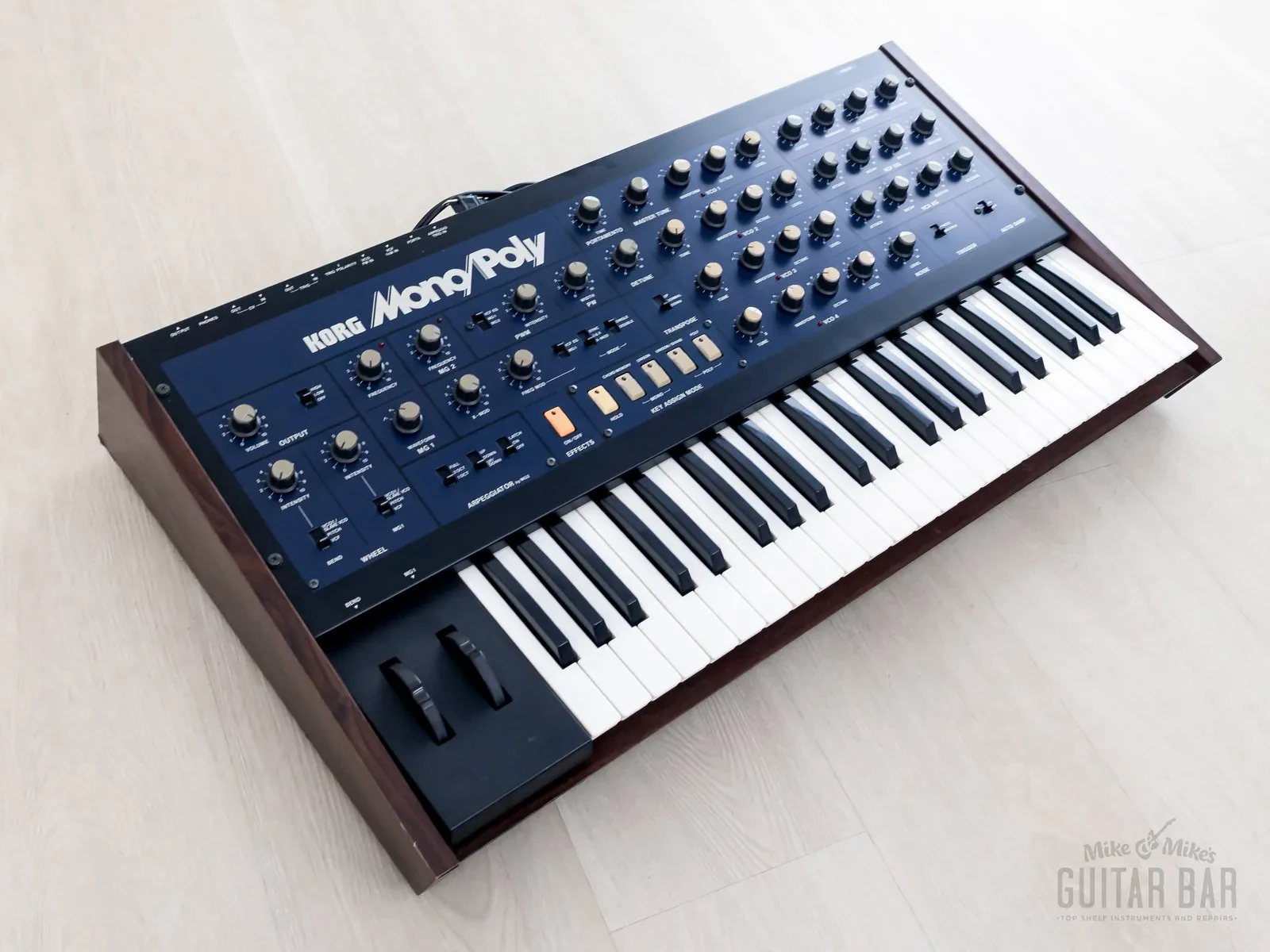 Б/У Синтезатор Korg Mono/Poly MP-4 аналоговый