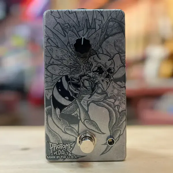 Педаль эффектов для электрогитары Pro Tone Fuzz "Оса" USA 2020's