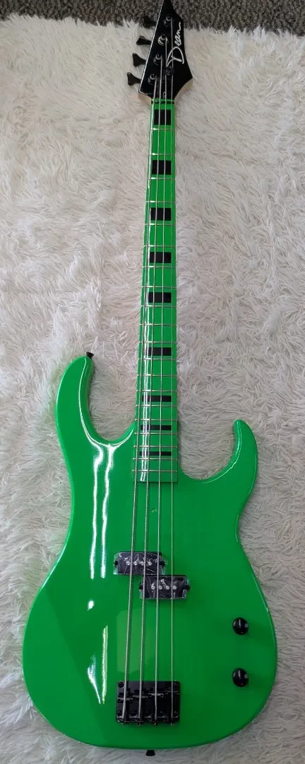 Dean CZONE BASS NG Custom Zone 4-String Bass Guitar Nuclear Green