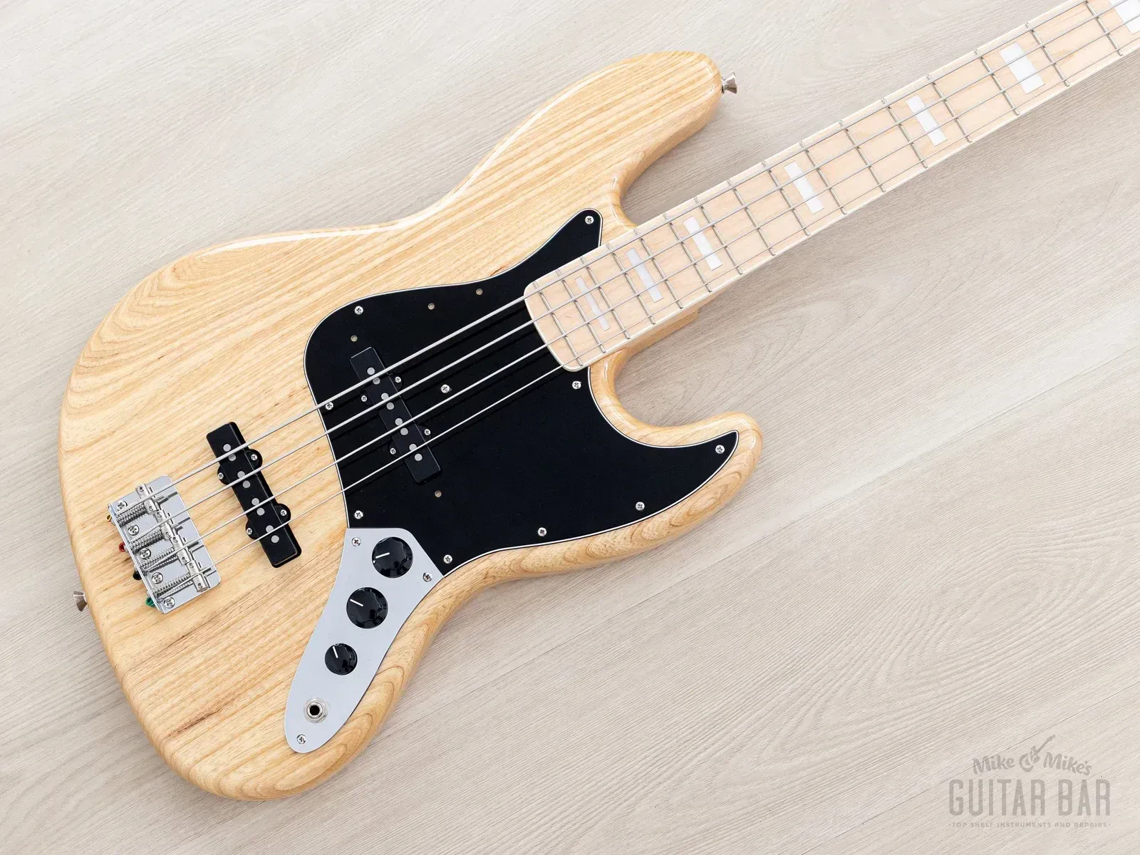 2023 Fender Traditional II ‘70s Jazz Bass Natural Ash Near-Mint, Japan MIJ