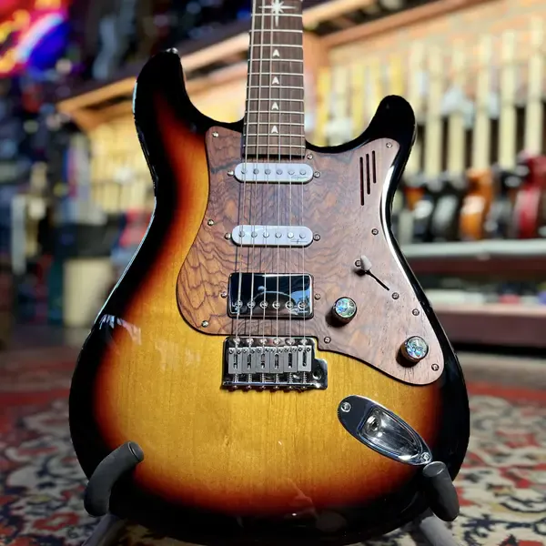 Электрогитара U-One by Magneto US-31 Stratocaster HSS 3-Tone Sunburst