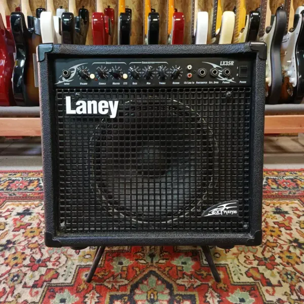 Комбоусилитель для электрогитары Laney LX35R Black 35W 1x10 China 2010