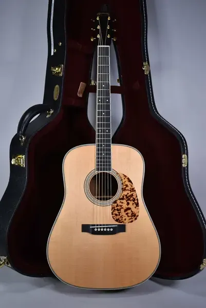Акустическая гитара Martin Custom Shop HD-28 Dreadnought Koa Natural w/case USA 2019
