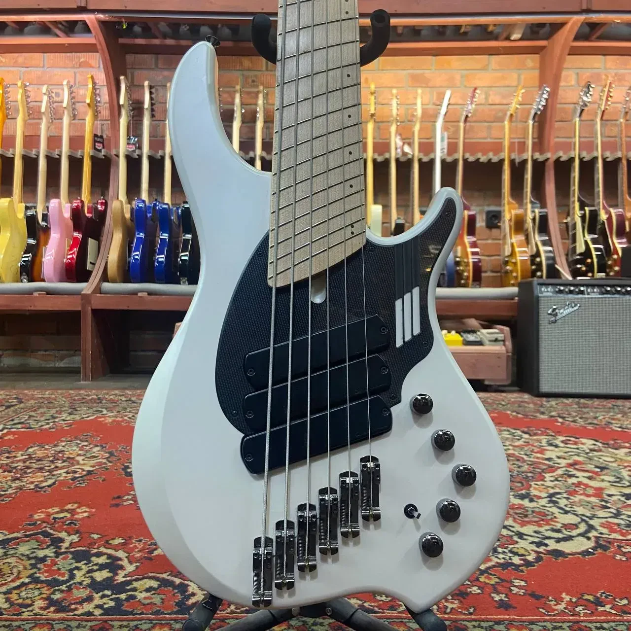 Бас-гитара Dingwall NG3 Adam “Nolly” Getgood Signature 6 H-H-H Ducati White 2022 China W/Gigbag