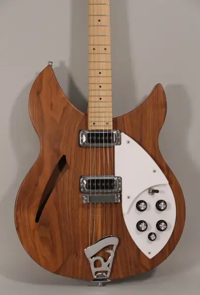 Электрогитара полуакустическая Rickenbacker 330W Walnut Semi-Hollow Guitar w/case USA 2015s