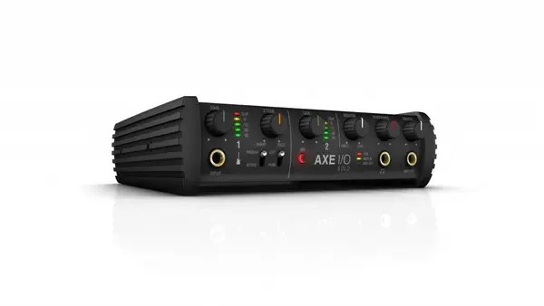 Аудиоинтерфейс IK Multimedia AXEIOSAT5 AXE I/O Solo + AmpliTube 5