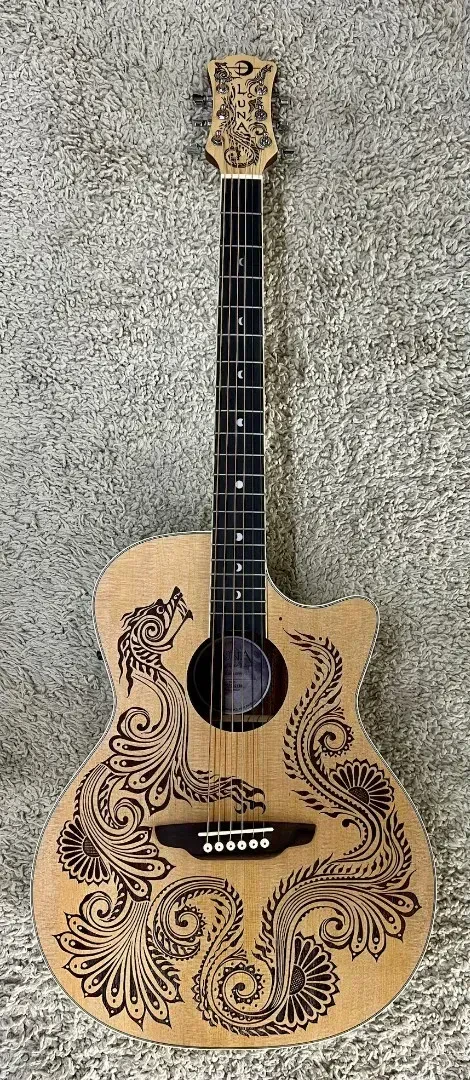 Электроакустическая гитара Luna Guitars HENDRASPR Grand Concert Henna Dragon