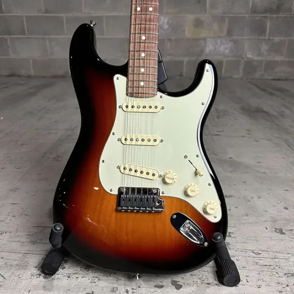 Электрогитара Fender American Professional Stratocaster with Rosewood Fretboard Sunburst 2019 w\ Case