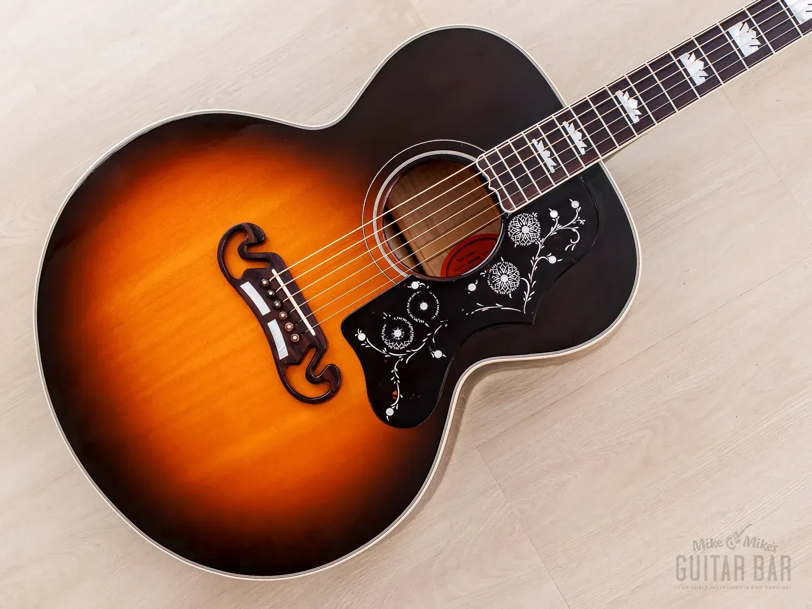 Б/У Акустическая гитара Gibson J-200 Jumbo 1995 Vintage Sunburst, клён фигурный, с кейсом