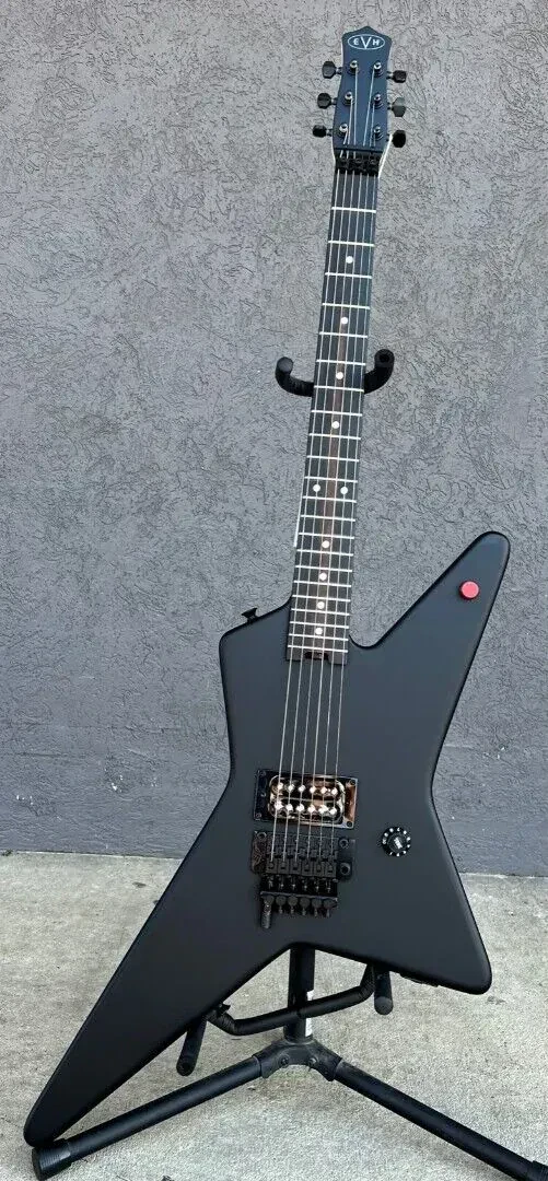 Электрогитара EVH Star Limited Edition Stealth Black с чехлом