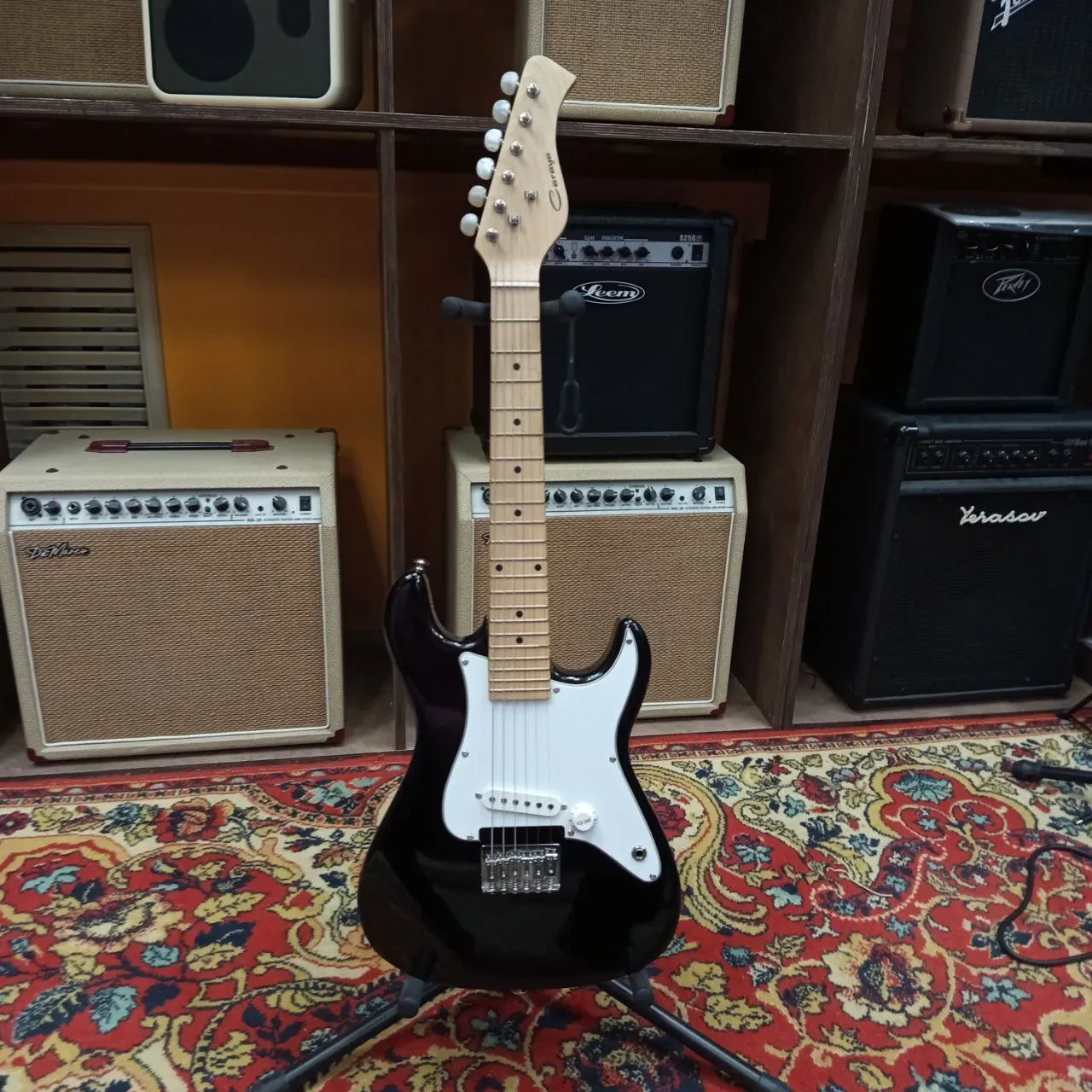 Электрогитара Caraya E100BK Black б/у