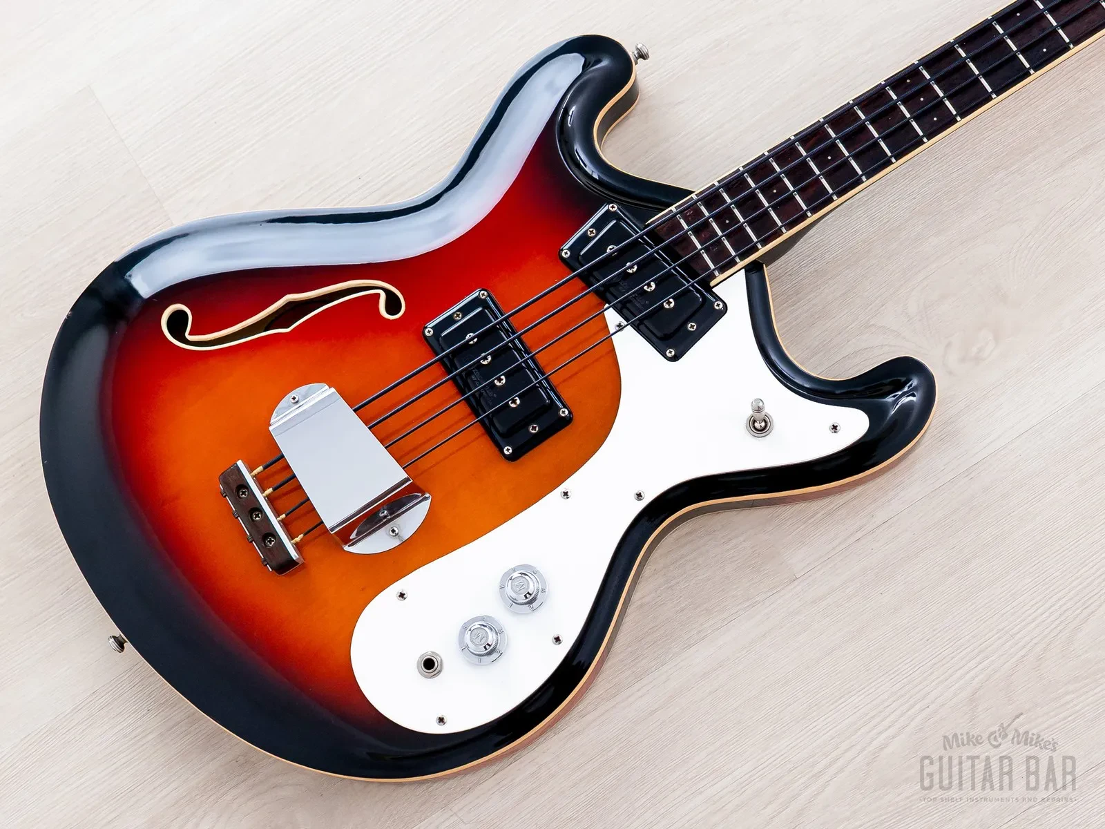 Б/У Бас-гитара Mosrite Combo 1966 полуакустическая санберст с кейсом