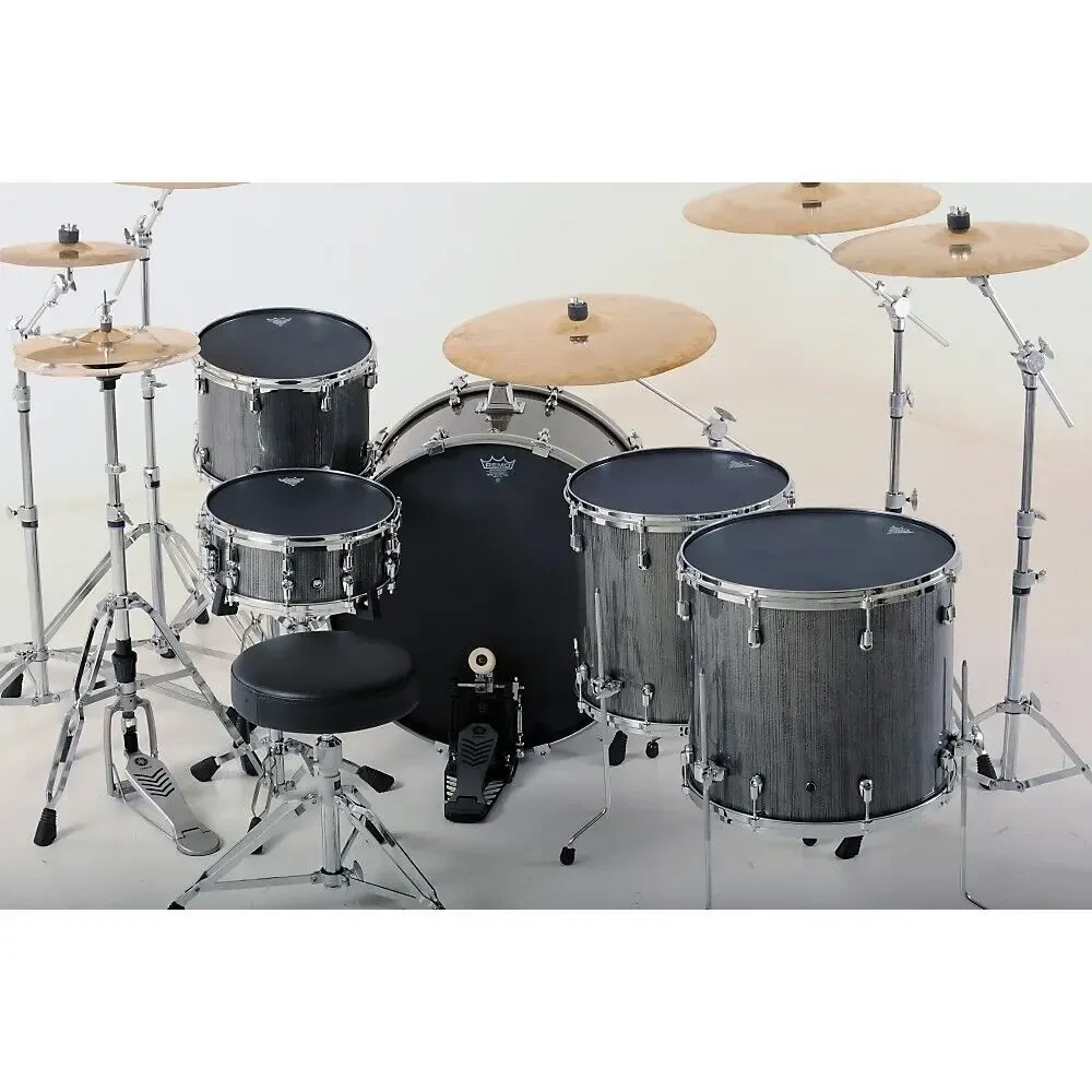 Пластик для барабана Remo Ambassador Black Suede 18"