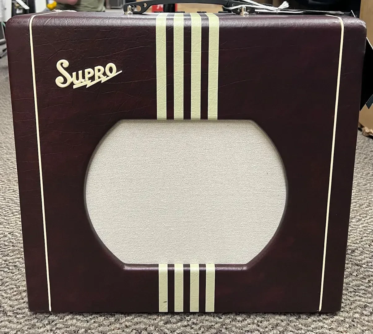 Supro Delta King 12 15 Watt 1 x 12" Tube Combo Amp - Burgundy w/ Creme Stripes