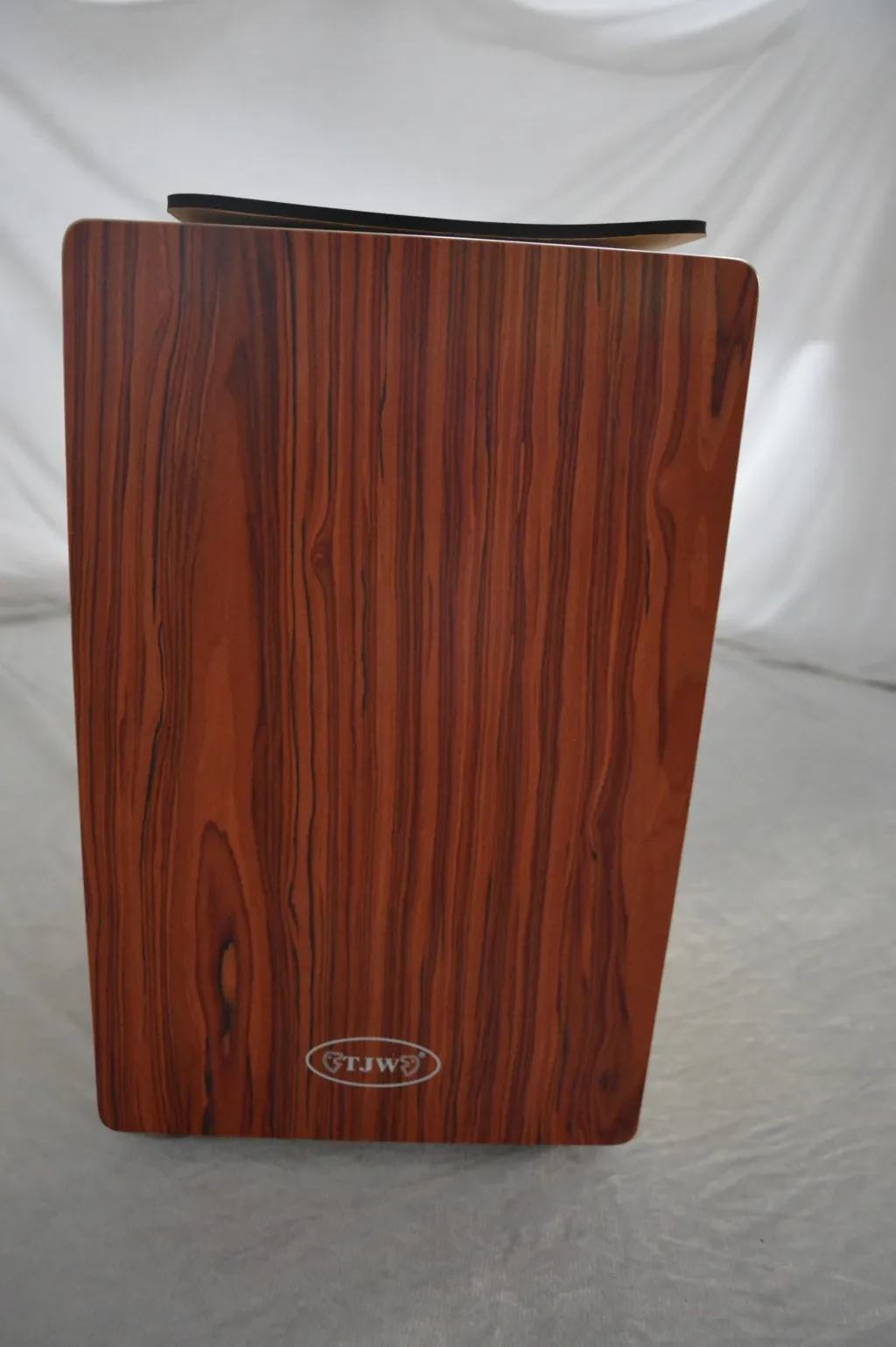 HE1211SZ Кахон, с чехлом, TJW