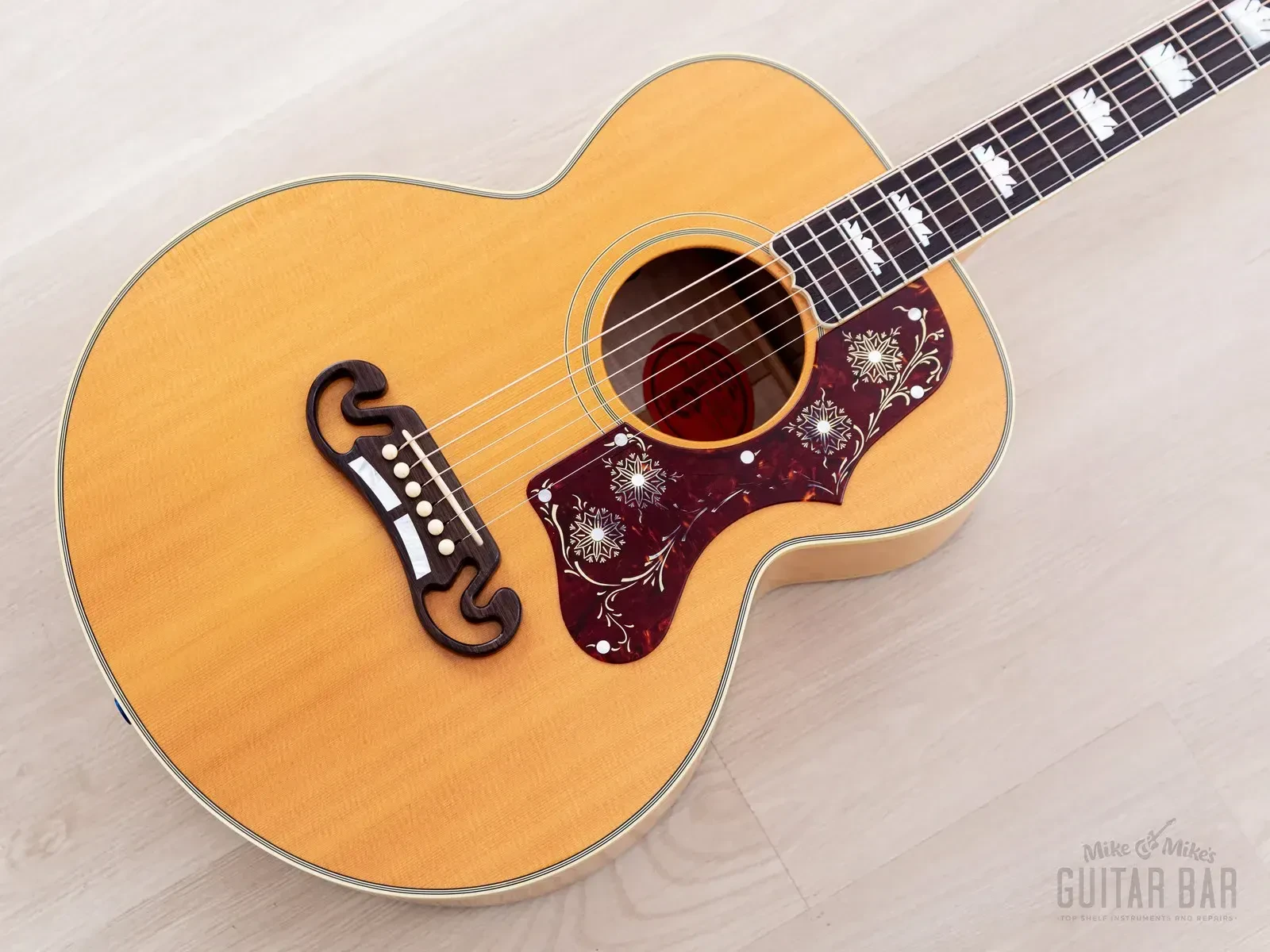 Б/У акустическая гитара Gibson L-200 Emmylou Harris Signature с автографом, с кейсом