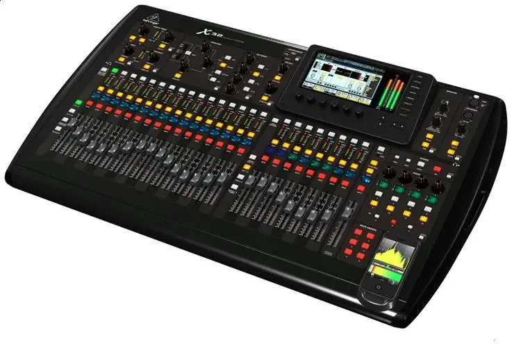 Микшерный пульт Behringer X32