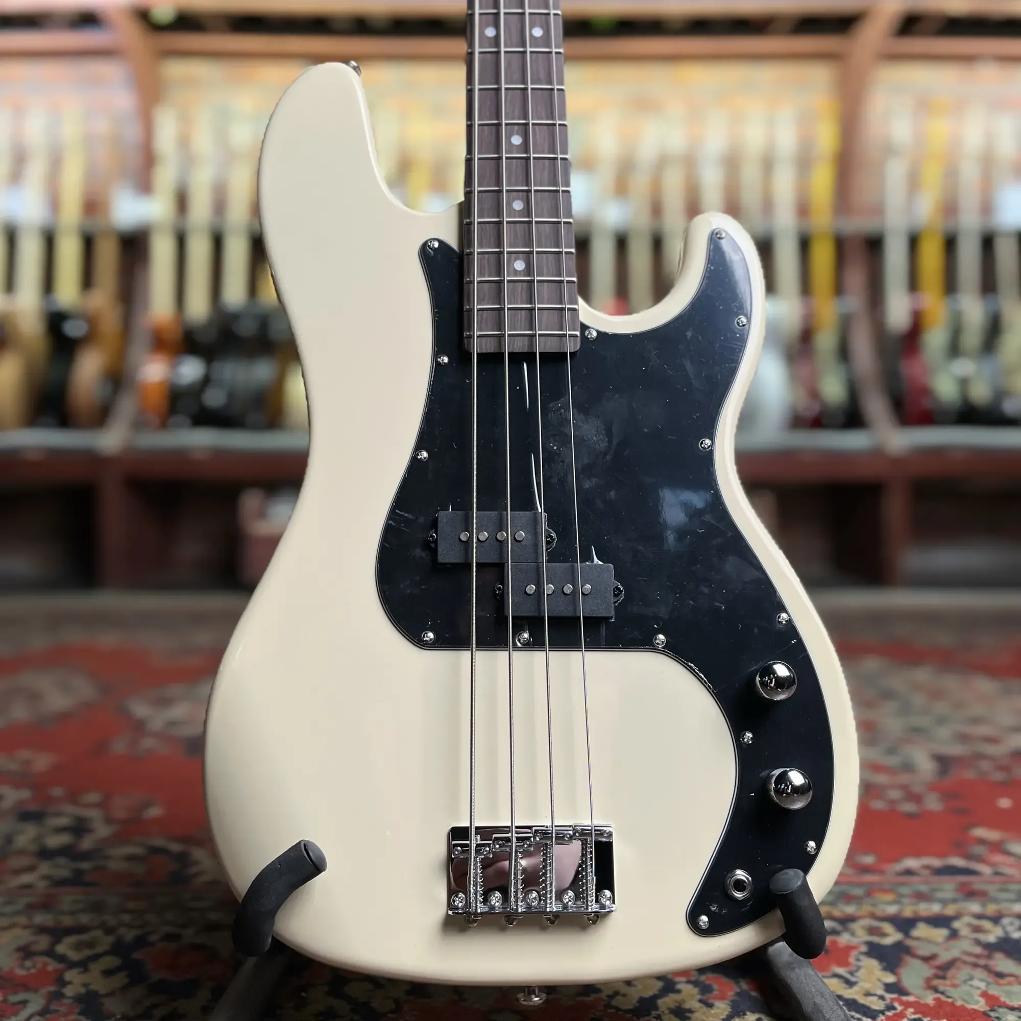 Бас-гитара J&D Guitars PB Precision Bass White 2025s