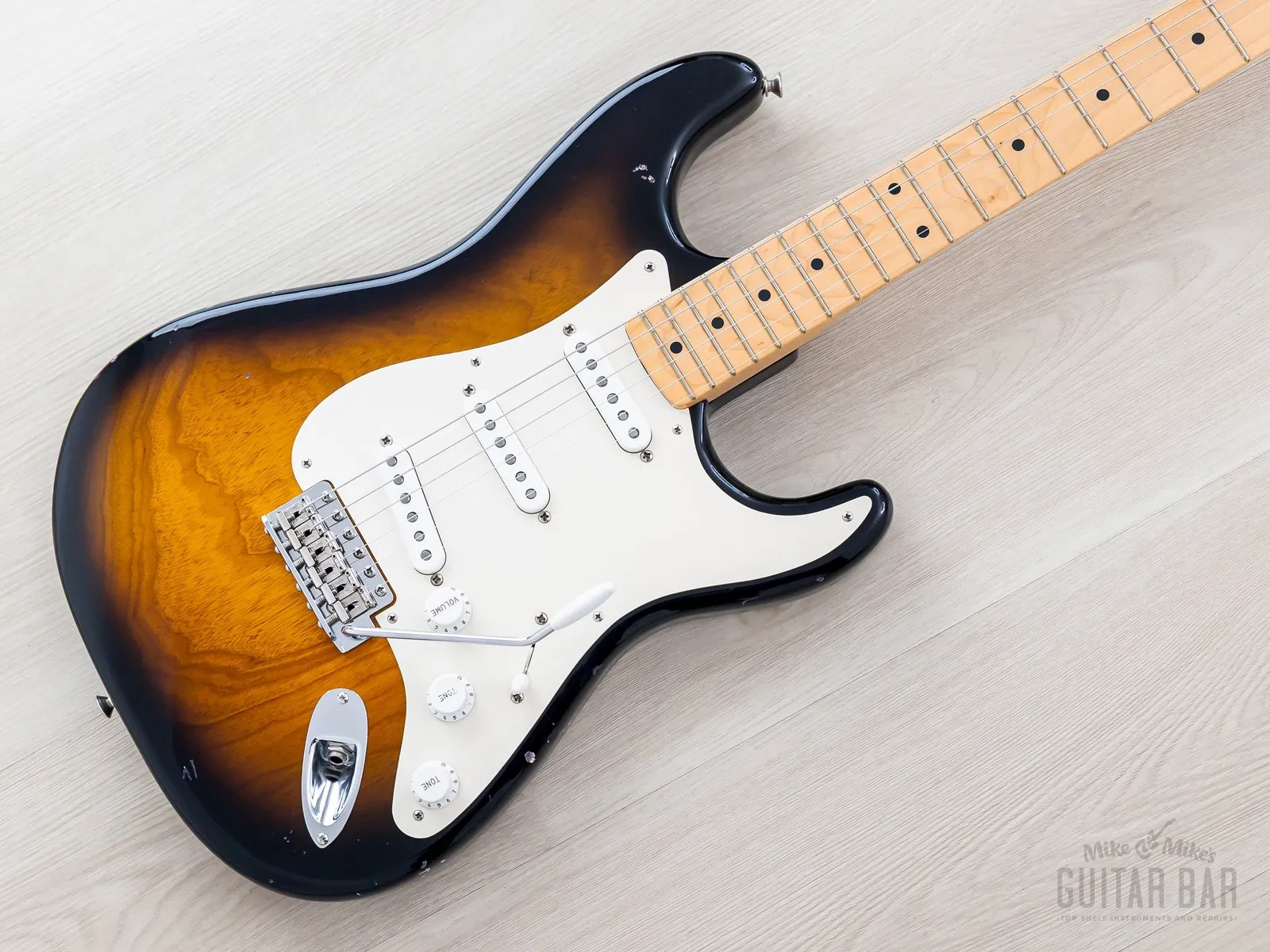 2014 Fender 60th Anniversary American Vintage 1954 Stratocaster w/ Poodle Case