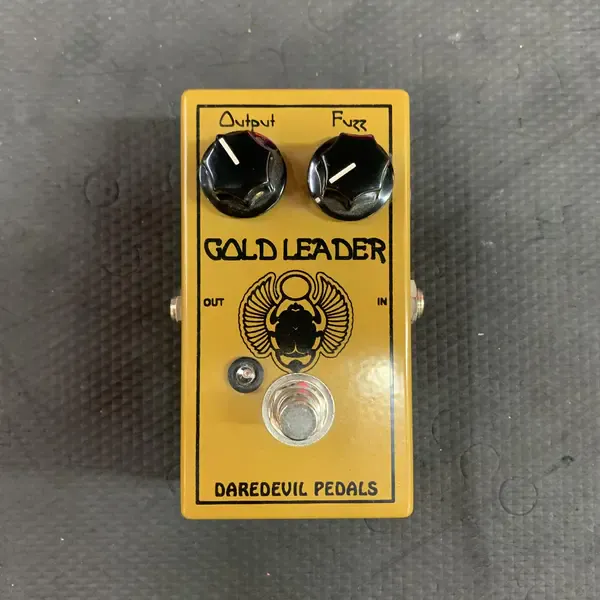 Педаль эффектов для электрогитары Daredevil Pedals Gold Leader Fuzz USA 2010's