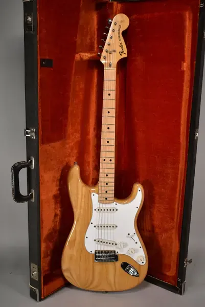 Электрогитара Fender Stratocaster Natural w/case USA 1975