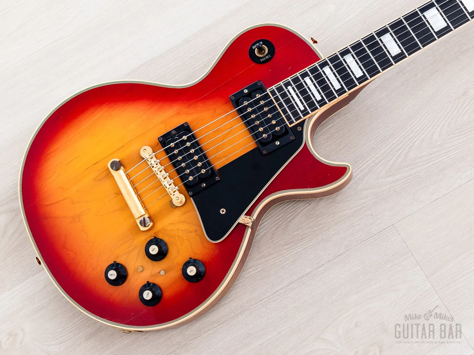 Б/У Электрогитара Gibson Les Paul Custom 1973 вишневый санберст с звукоснимателями T-Top, с кейсом