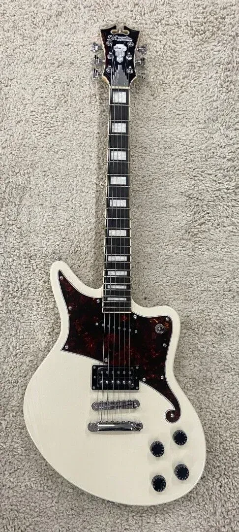 Электрогитара D'Angelico Premier Bedford Antique White с чехлом