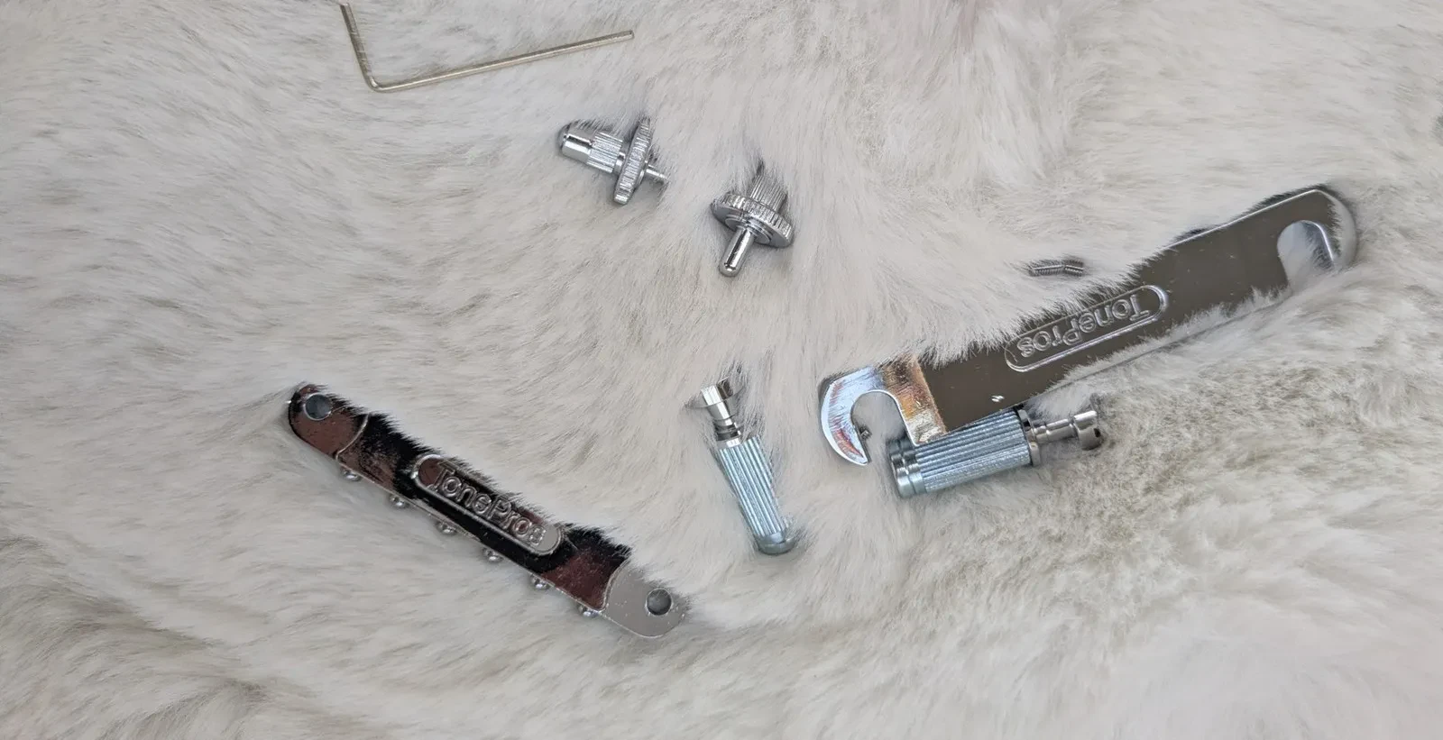 TonePros Metric Locking Tune-o-matic/Tailpiece Set (large posts) Chrome