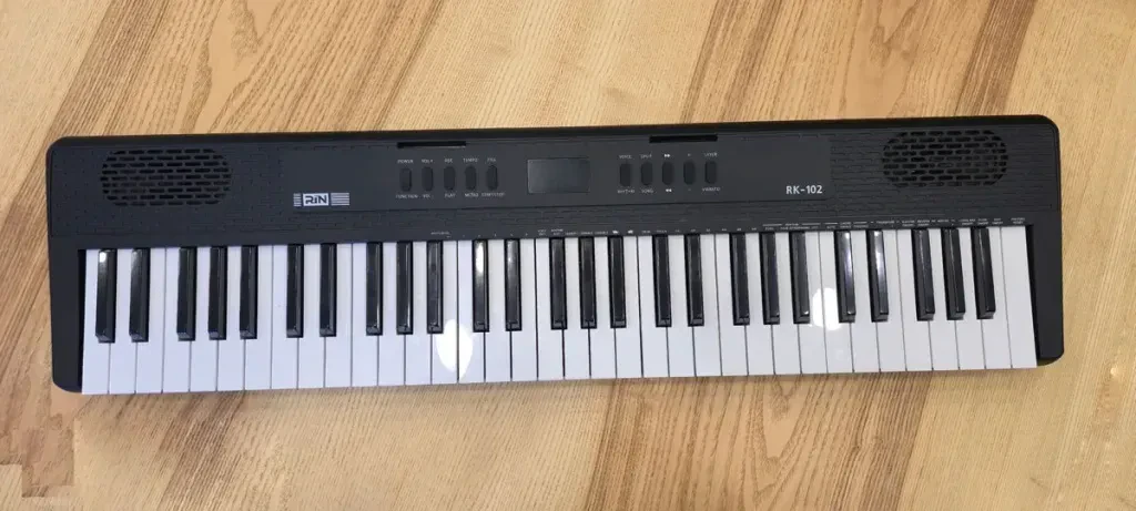 RK-102 Синтезатор, 61 клавиша, Rin