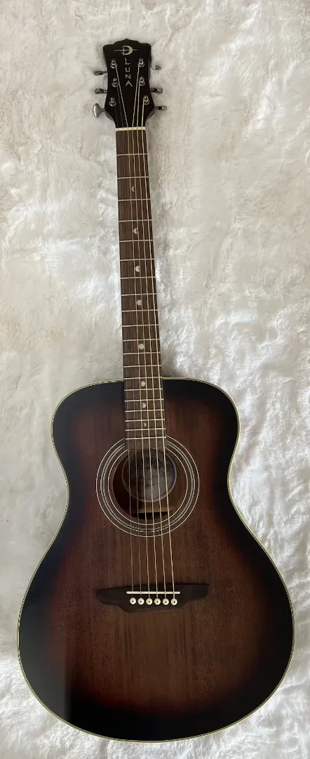 Luna Guitars Luna Art Vintage Folk Size Solid Spruce Top Distressed Acoustic Guitar