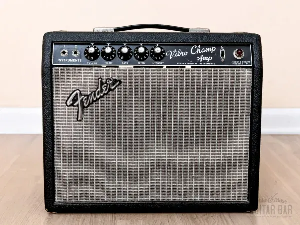 Комбоусилитель для электрогитары Fender Vibro Champ Black Panel 5W 1x8 USA 1965