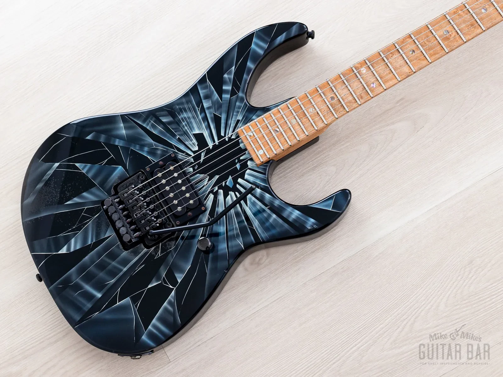 Б/У Электрогитара Neal Moser Guitars Superstrat 1987 Shattered Glass с кейсом