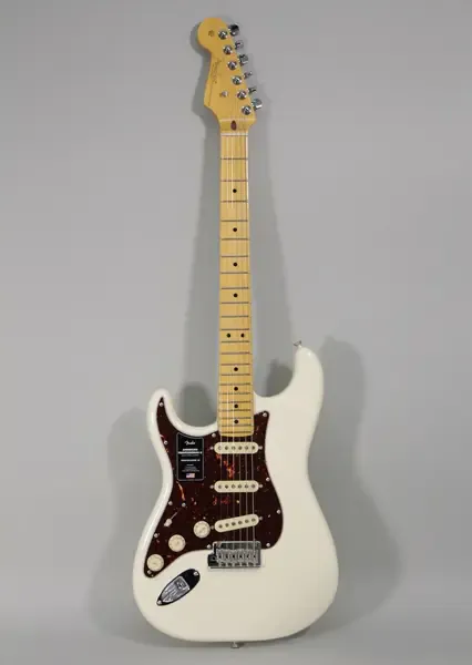 Электрогитара Fender American Professional II Stratocaster Olympic White Left Handed w/case USA 2021