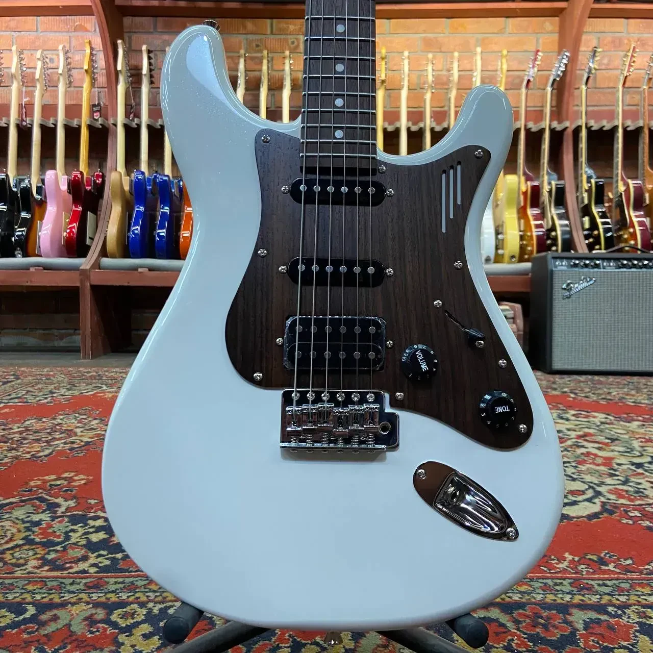 Электрогитара Magneto US-1300 RC/MKPW Sonnet Classic Stratocaster HSS Metallic Pearl White