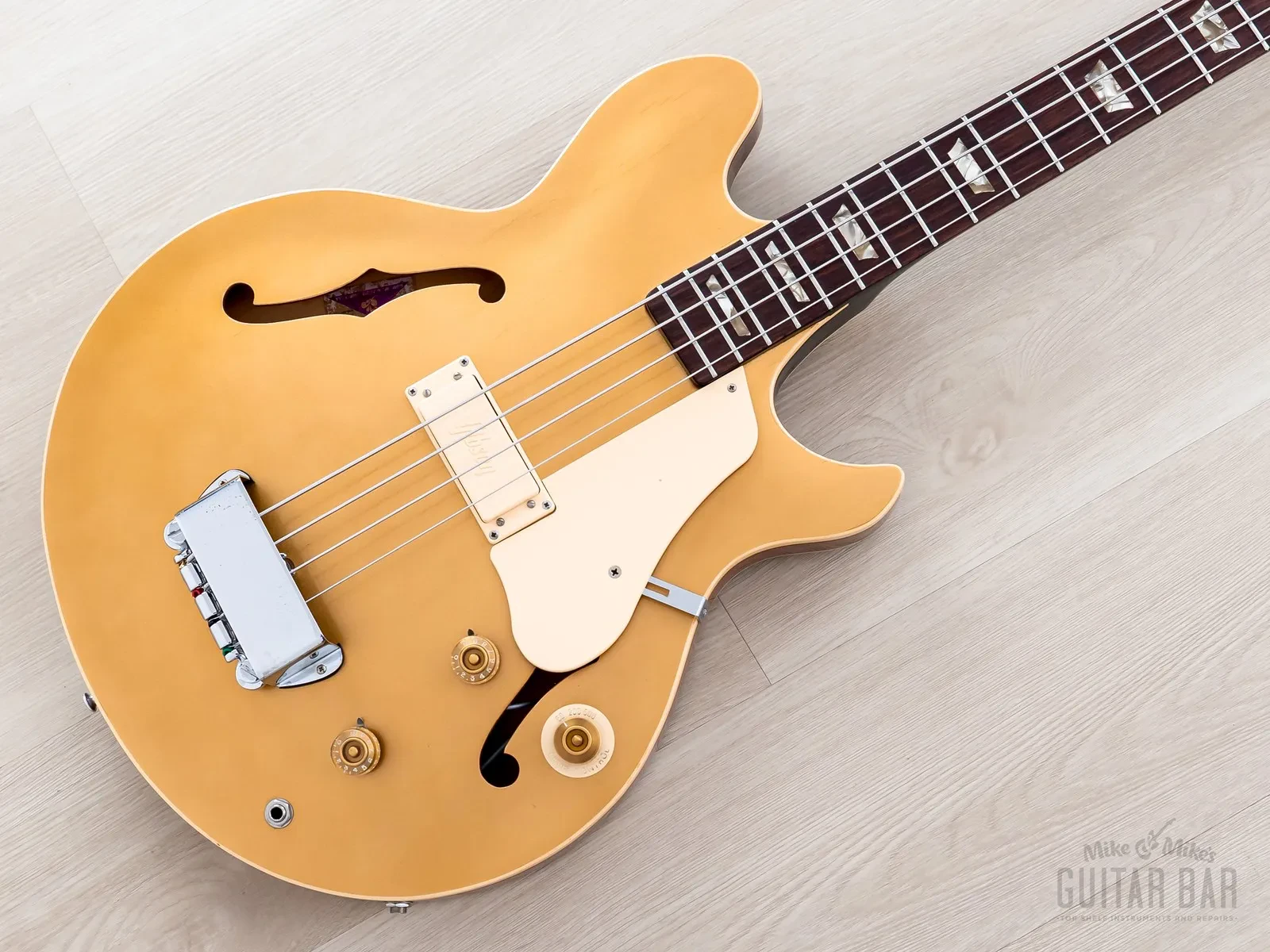 Б/У Бас-гитара Gibson Les Paul Signature Bass 1974 золотой (Goldtop) с кейсом