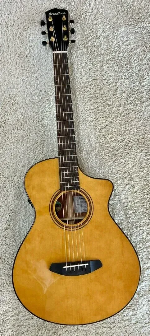 Электроакустическая гитара Breedlove Performer Pro Concertina CE Aged Toner