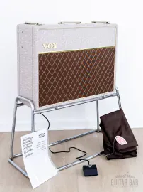 Б/У Комбоусилитель для электрогитары Vox AC30HW2 Hand-Wired Edition бежевый с подставкой, чехлом и футсвитчем