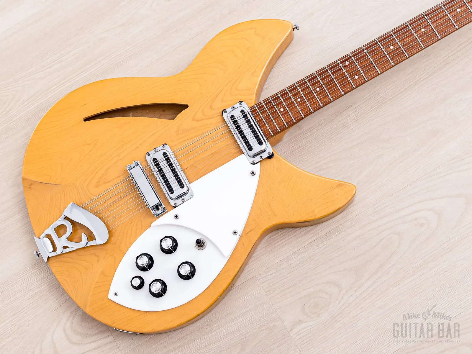 Б/У Электрогитара Rickenbacker 330/12 12-струнная, 1966, натуральный (клён), с кейсом