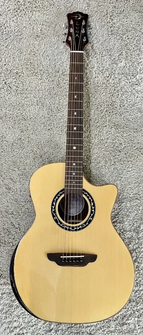 Luna Vineyard Spruce Walnut Bevel Grand Auditorium Acoustic Electric Guitar