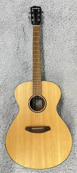 Breedlove ECO Discovery S Concerto Acoustic Solid Top Guitar, Natural B-stock