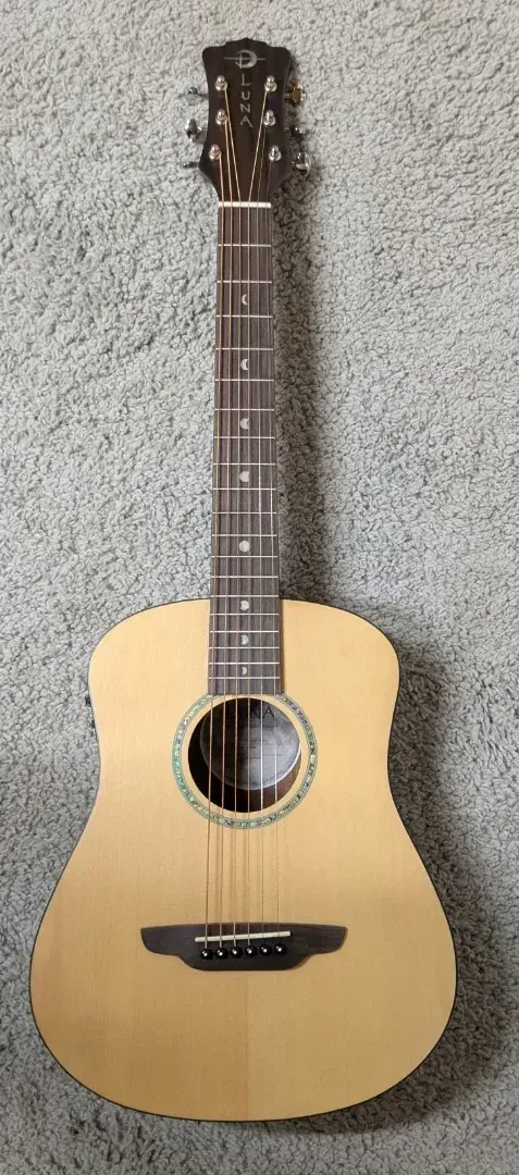 Luna Safari Supreme Solid Spruce Top 3/4 Travel Size Acoustic/Electric Guitar