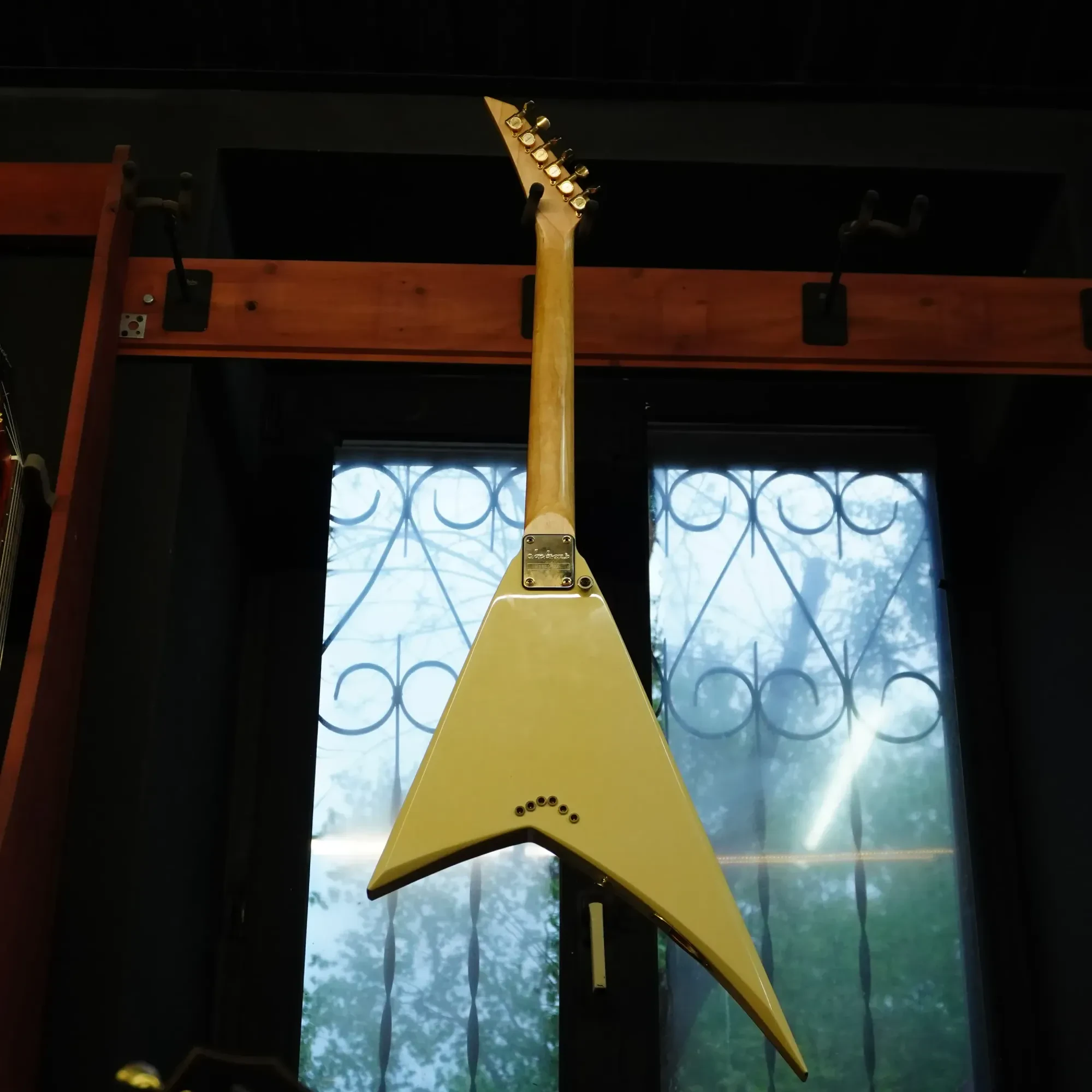 Изображение №6