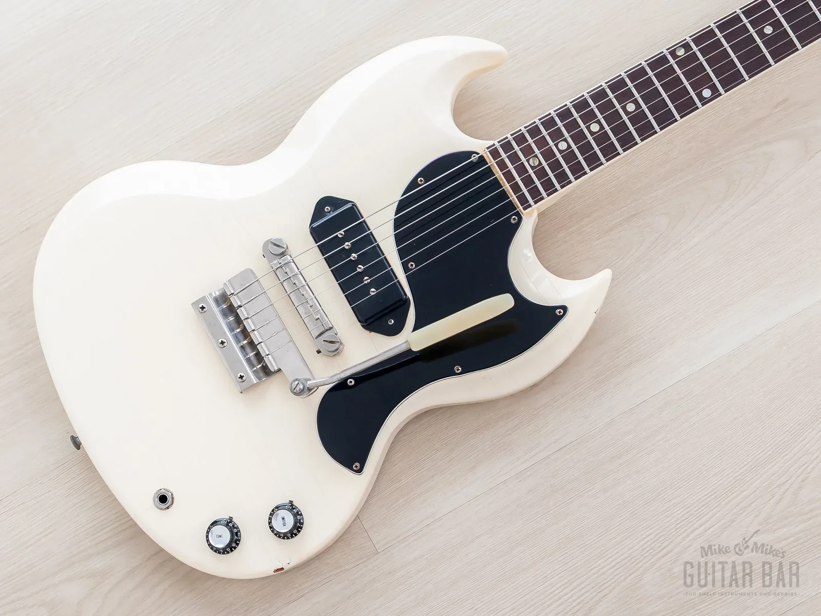 Б/У Электрогитара Gibson SG Junior 1965 Polaris White с кейсом, ширина порожка 1 11/16"