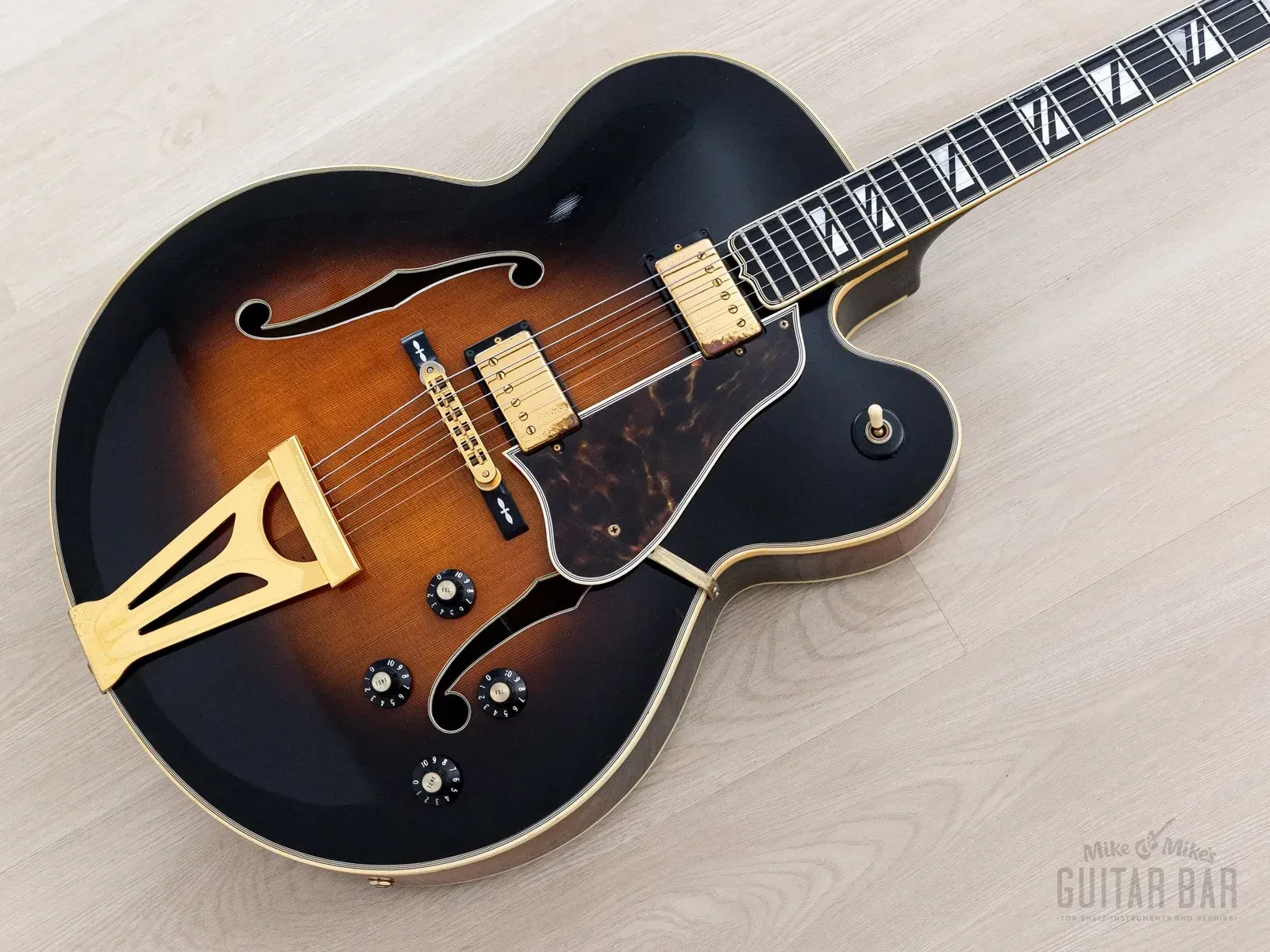 Б/У Полуакустическая электрогитара Gibson Super 400 CES Archtop 1980 с кейсом