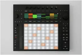 USB MIDI контроллер  Ableton [Push 3 Standalone] LCD дисплей 231х39 мм, 64 MPE-пэда с подсветкой и датчиком движения XY, 8 энкодеров, 3 Jog Dial, сенсорный фейдер,1/4" TRS, ADAT Toslink, USB-A, USB-C, LiFePo аккумулятор, Wi-Fi