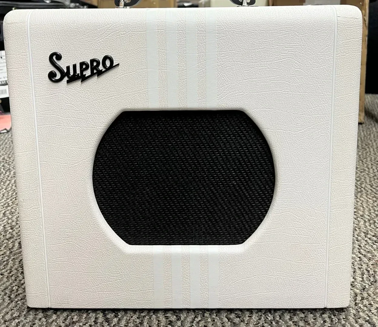 Supro Delta King 10 5 Watt Ltd. Edition 1 x 10" Tube Combo Amp - White on White