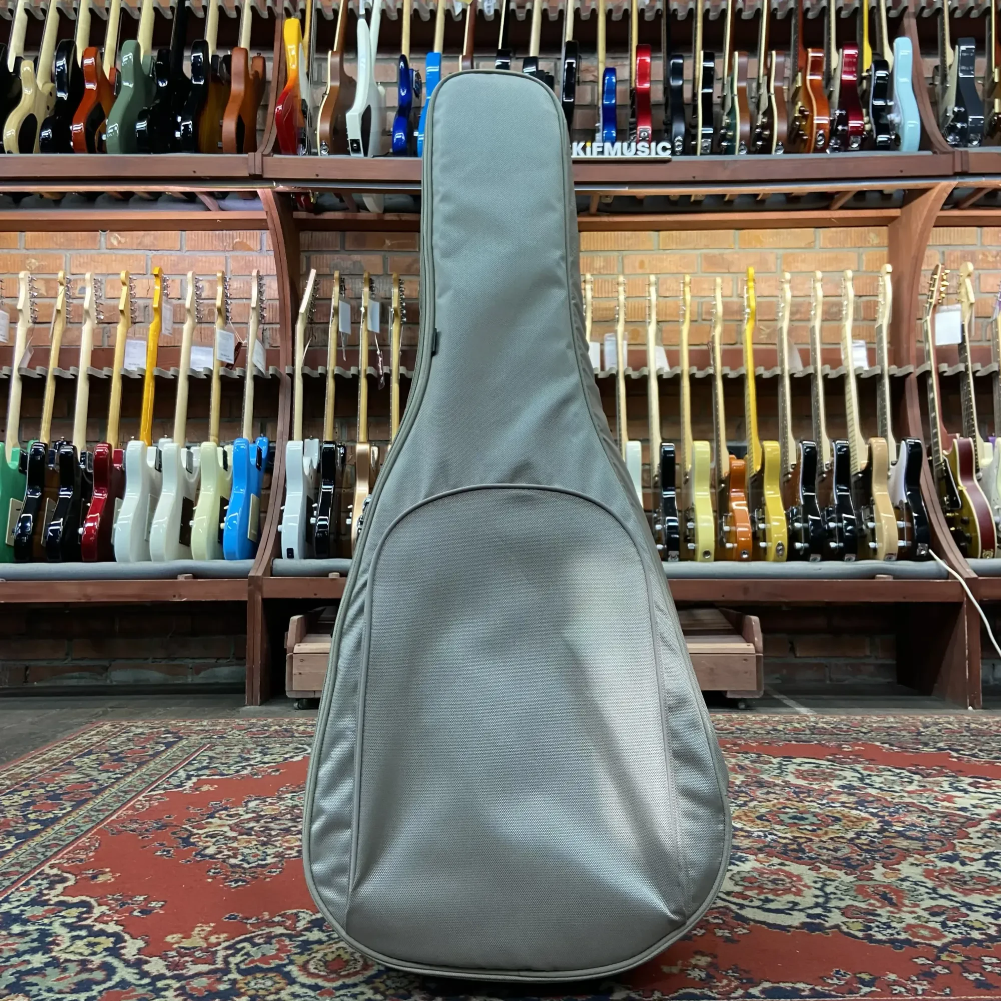 Чехол для акустической гитары Rockzz A-20 1680 Beige