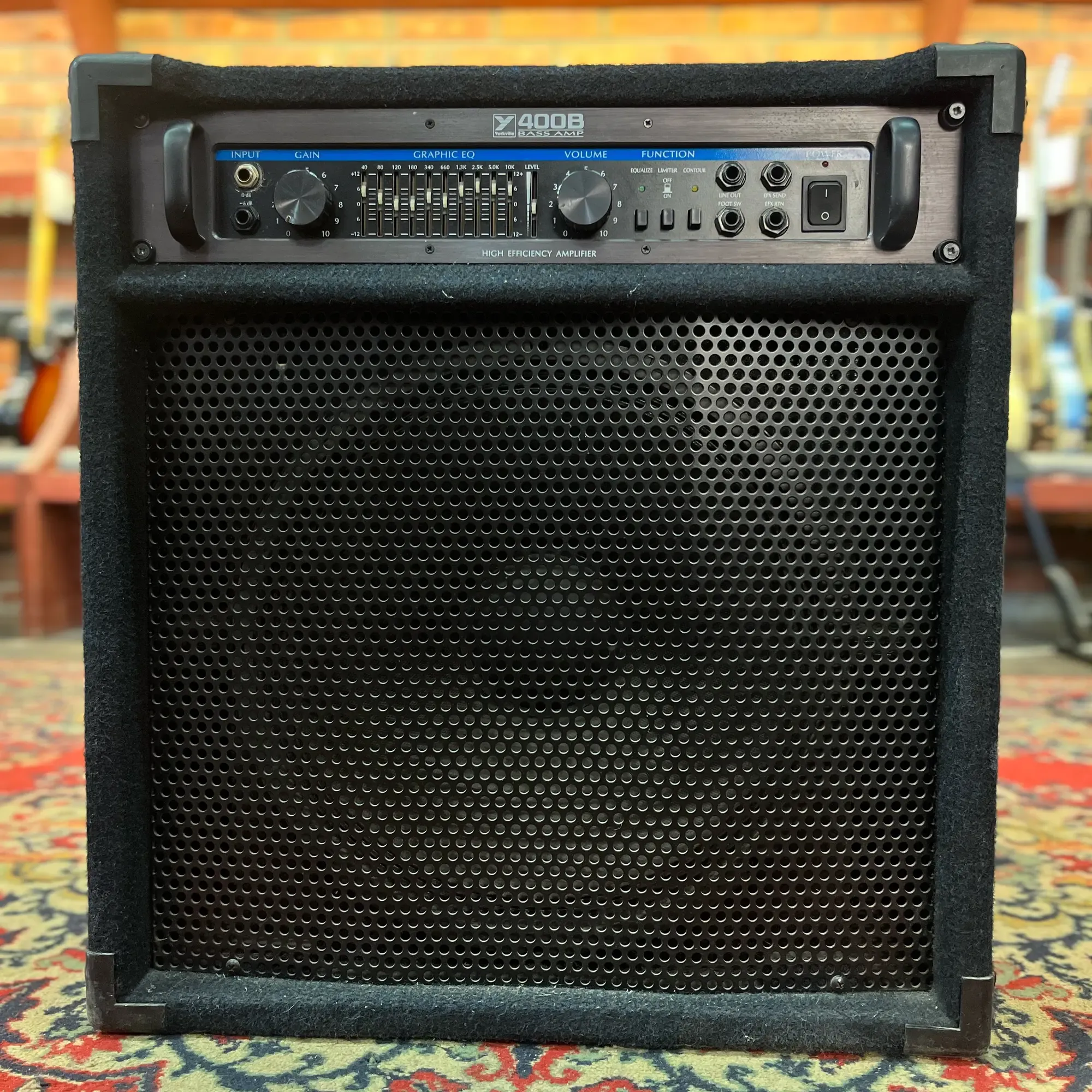 Комбоусилитель для бас гитары Yorkville 400B Canada 2010's